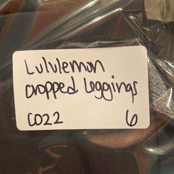 Lululemon Cropped Leggings Black Size 6 - Picture 8 of 8
